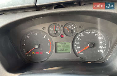 Грузовой фургон Ford Transit 2011 в 