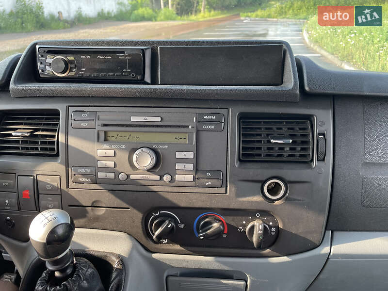 Грузовой фургон Ford Transit 2011 в Коростене