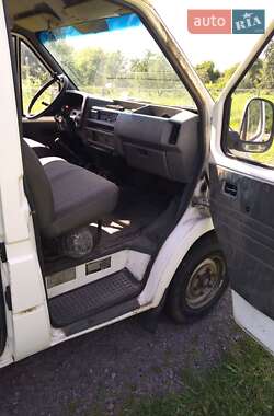 Грузовой фургон Ford Transit 1989 в 