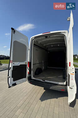 Грузовой фургон Ford Transit 2019 в 