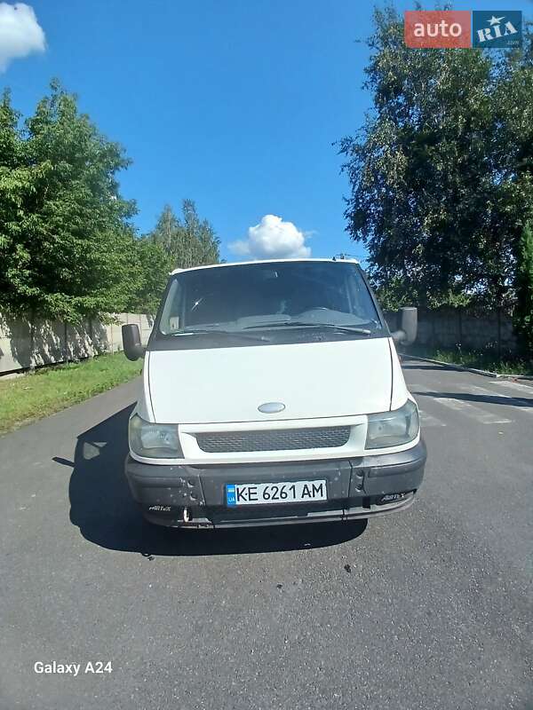 Грузовой фургон Ford Transit 2003 в Макарове