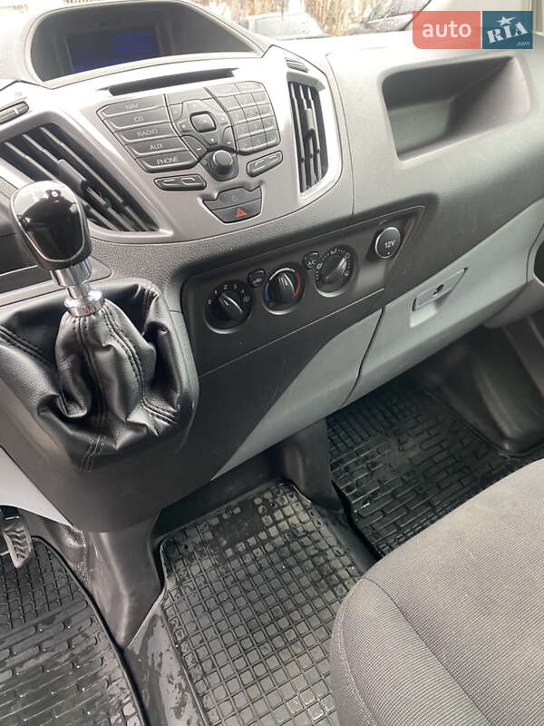 Вантажний фургон Ford Transit 2014 в Чернівцях