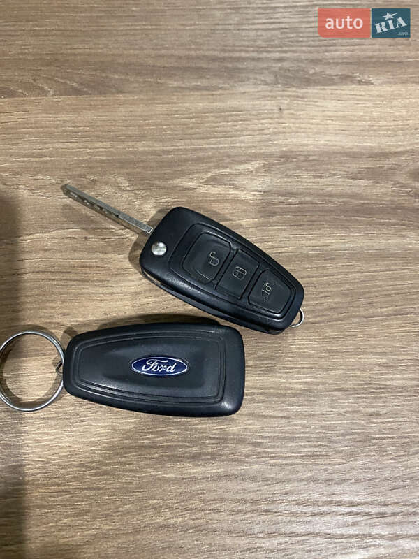 Вантажний фургон Ford Transit 2014 в Чернівцях