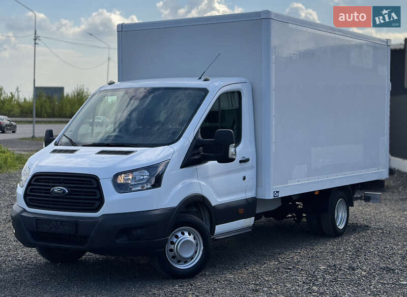 Грузовой фургон Ford Transit 2019 в 