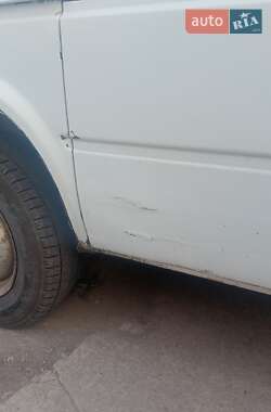 Грузовой фургон Ford Transit 2000 в 