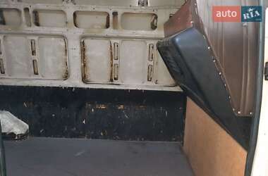 Грузовой фургон Ford Transit 2005 в 