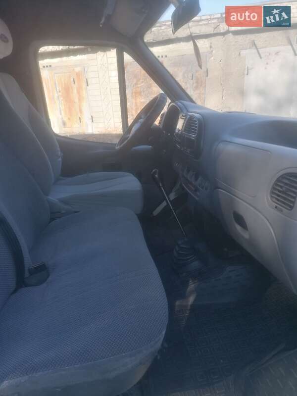 Грузопассажирский фургон Ford Transit 2000 в Каменском