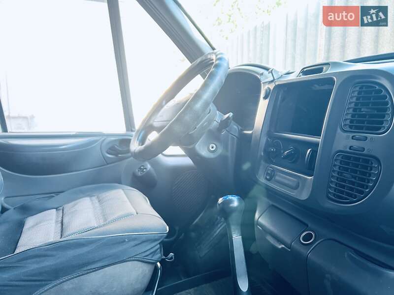 Вантажний фургон Ford Transit 2000 в Кам'янському