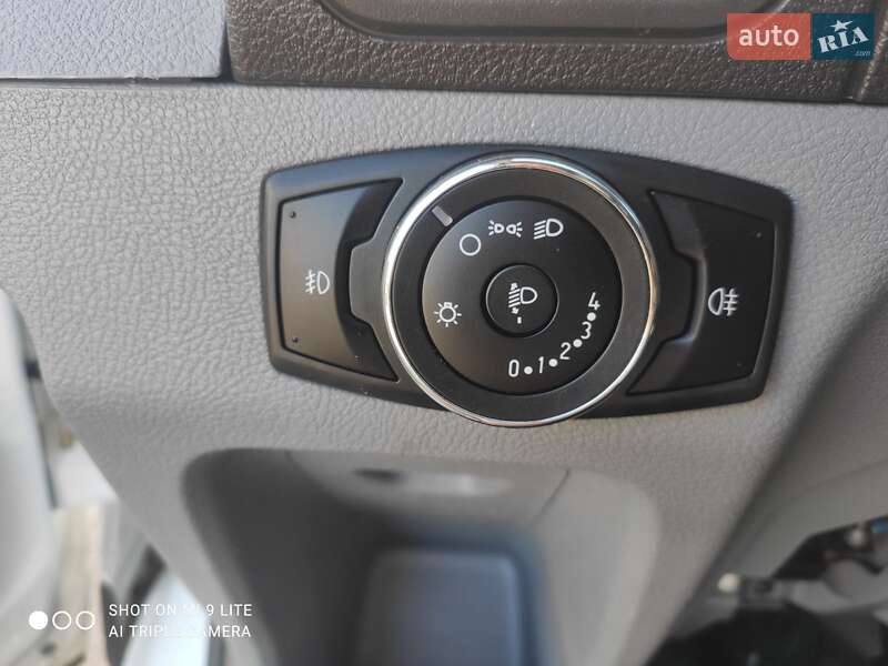 Грузовой фургон Ford Transit 2017 в Киеве