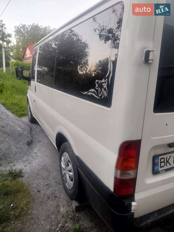 Грузопассажирский фургон Ford Transit 2004 в Дубно