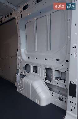 Грузовой фургон Ford Transit 2020 в 