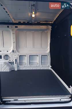 Грузовой фургон Ford Transit 2020 в 