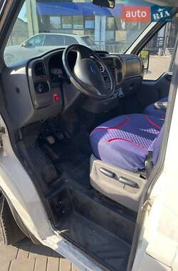 Грузопассажирский фургон Ford Transit 2001 в 