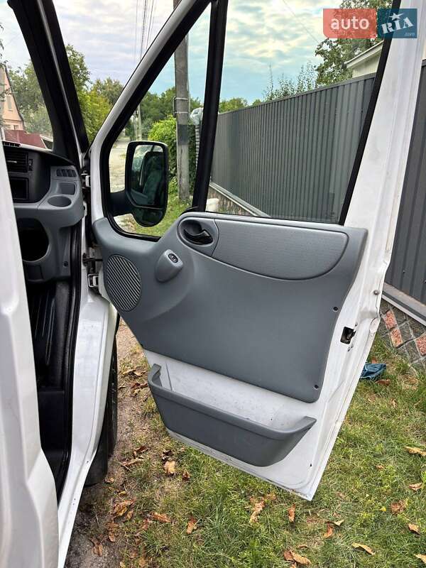 Вантажопасажирський фургон Ford Transit 2008 в Таращі