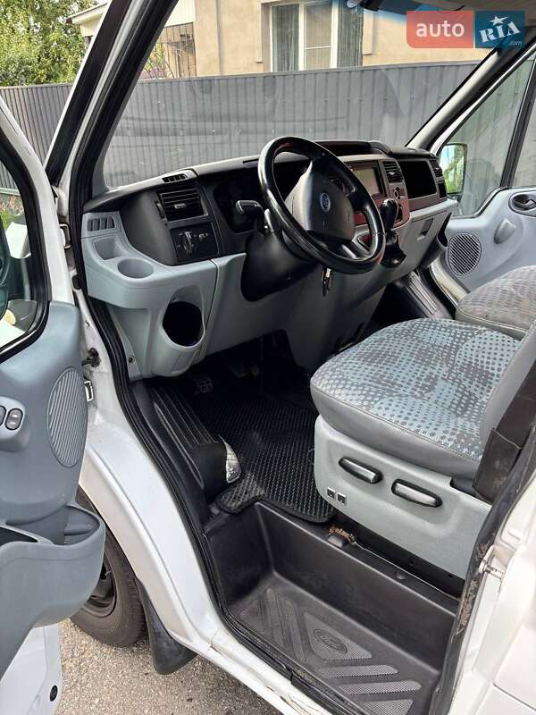 Вантажопасажирський фургон Ford Transit 2008 в Таращі