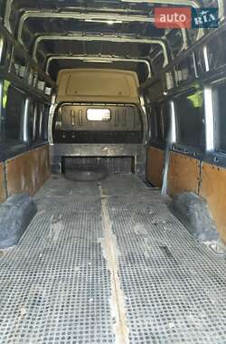 Грузовой фургон Ford Transit 2005 в 