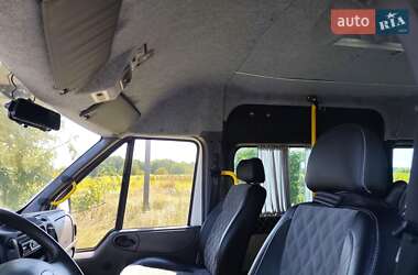 Грузопассажирский фургон Ford Transit 2006 в 