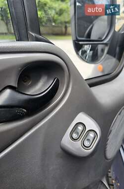 Грузопассажирский фургон Ford Transit 2002 в 