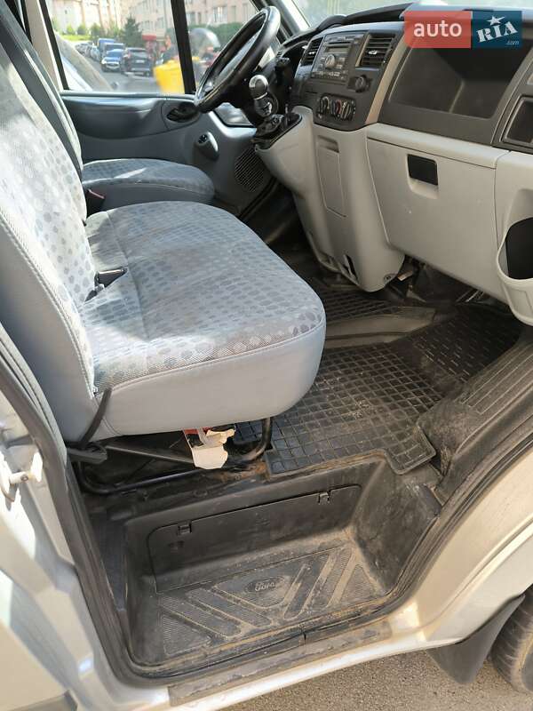 Вантажний фургон Ford Transit 2012 в Києві