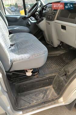 Грузовой фургон Ford Transit 2012 в 