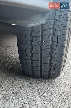 Вантажний фургон Ford Transit 2004 в 