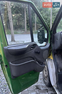 Грузовой фургон Ford Transit 2003 в 