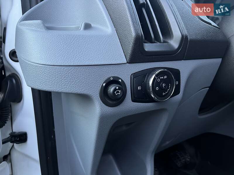 Вантажний фургон Ford Transit 2016 в Кам'янці фото 21 Вантажний фургон Ford Transit 2016 в Кам'янці