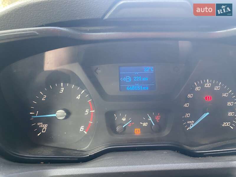 Вантажний фургон Ford Transit 2015 в Луцьку