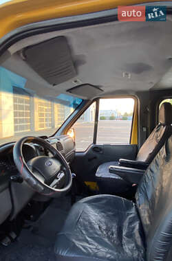 Вантажопасажирський фургон Ford Transit 2005 в 