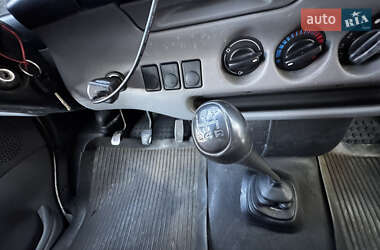 Грузопассажирский фургон Ford Transit 2000 в 