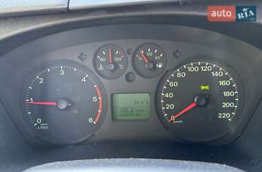 Грузовой фургон Ford Transit 2011 в 