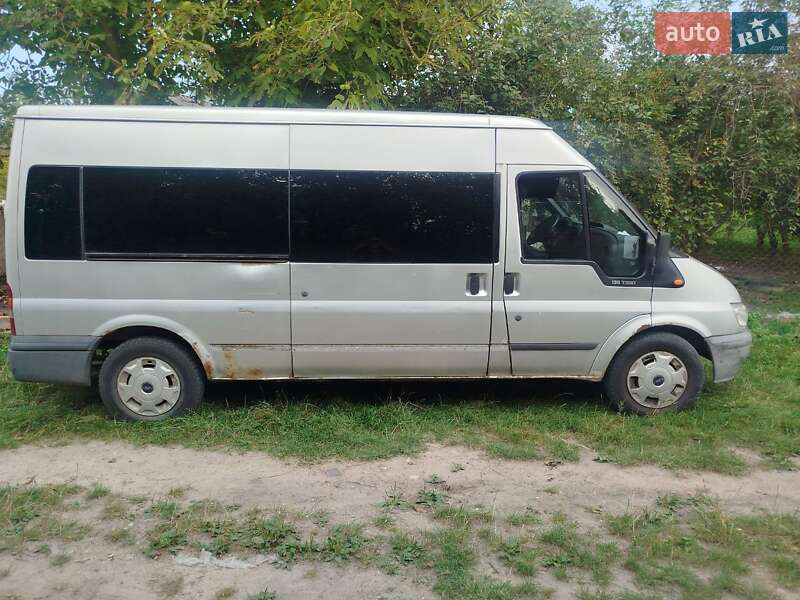Вантажопасажирський фургон Ford Transit 2005 в Львові
