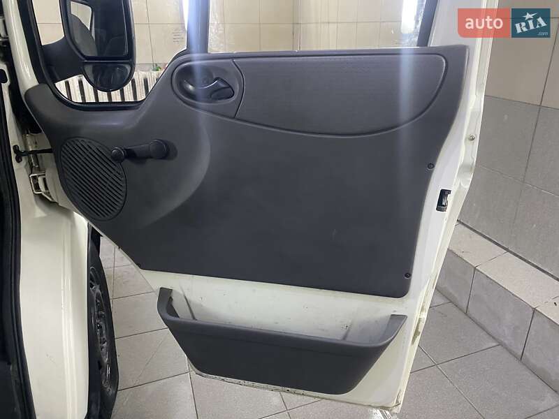 Вантажний фургон Ford Transit 2006 в Умані