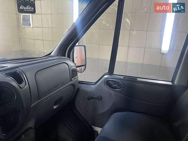 Вантажний фургон Ford Transit 2006 в Умані