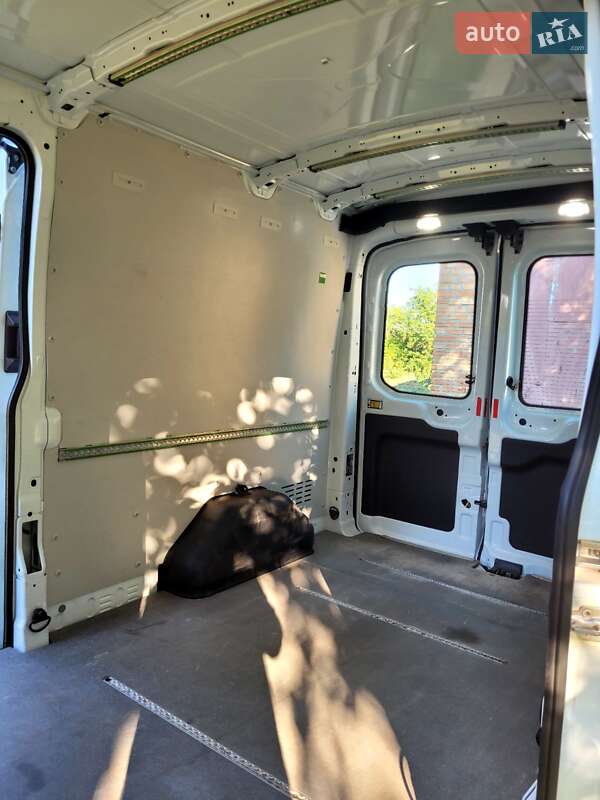 Вантажний фургон Ford Transit 2018 в Києві