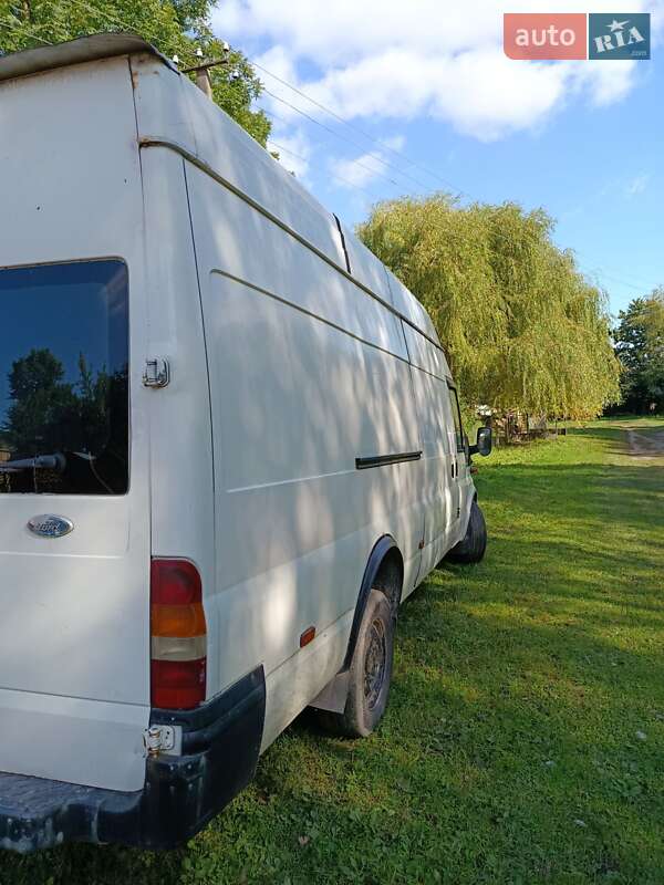 Вантажний фургон Ford Transit 2002 в Почаєві