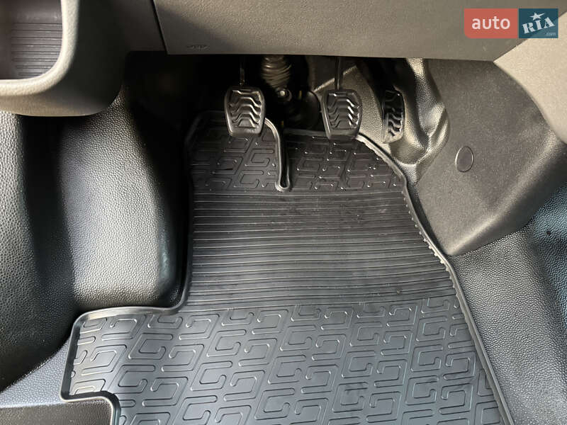 Грузовой фургон Ford Transit 2020 в Ирпене