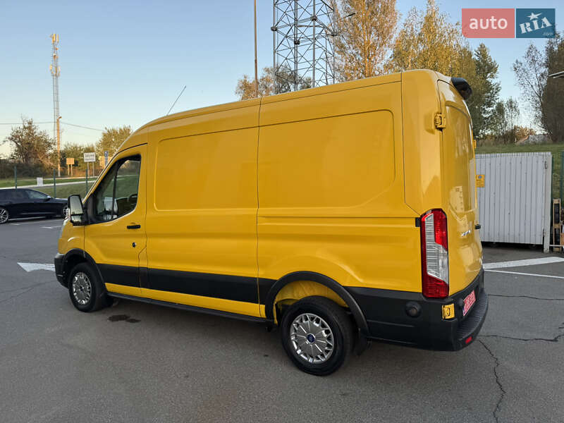 Грузовой фургон Ford Transit 2020 в Ирпене