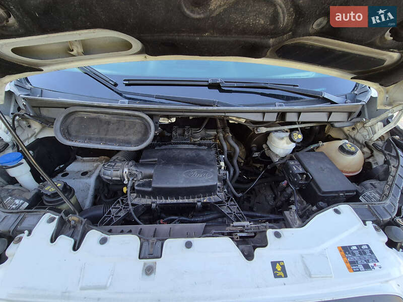 Вантажопасажирський фургон Ford Transit 2017 в Львові