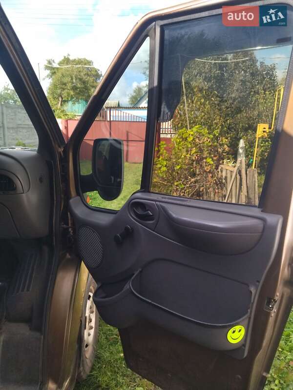 Грузовой фургон Ford Transit 2001 в Киеве