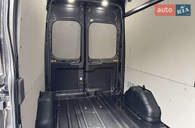 Грузовой фургон Ford Transit 2022 в 