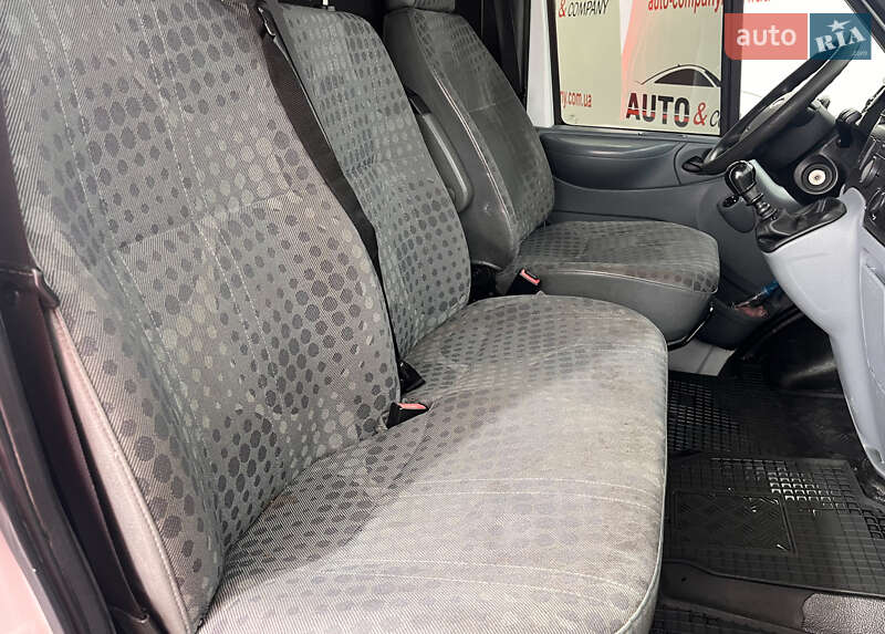 Вантажний фургон Ford Transit 2012 в Львові