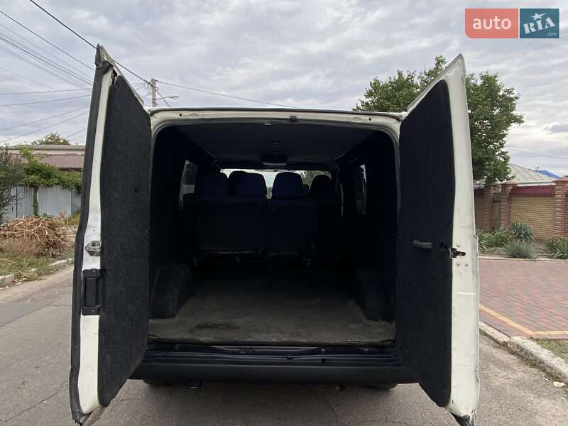 Грузопассажирский фургон Ford Transit 2003 в Николаеве