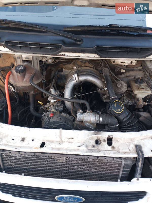 Вантажний фургон Ford Transit 1995 в Косові