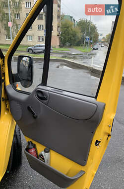 Вантажний фургон Ford Transit 2005 в 