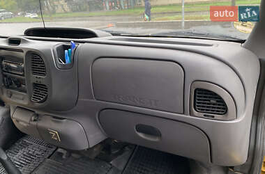 Вантажний фургон Ford Transit 2005 в 