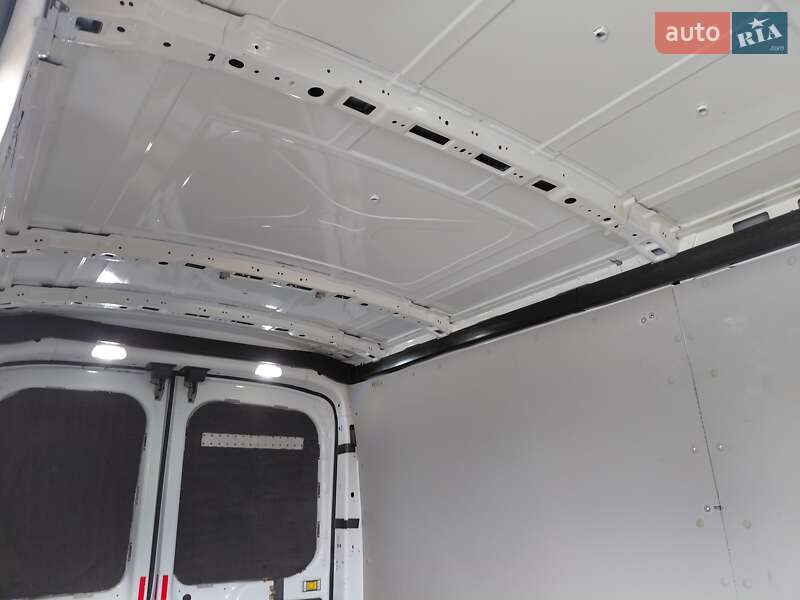Вантажний фургон Ford Transit 2019 в Івано-Франківську