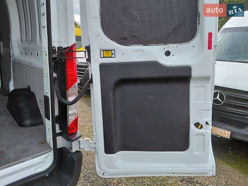 Вантажний фургон Ford Transit 2019 в Івано-Франківську
