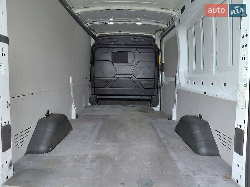 Вантажний фургон Ford Transit 2019 в Івано-Франківську
