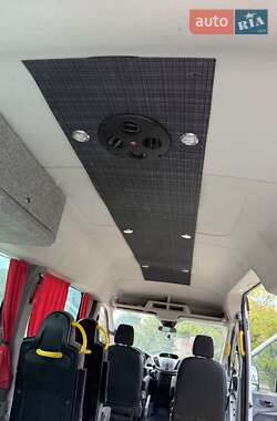 Мікроавтобус Ford Transit 2015 в 